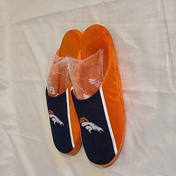 Denver Broncos Mens Slippers Size M 9-10 - Picture 2 of 5